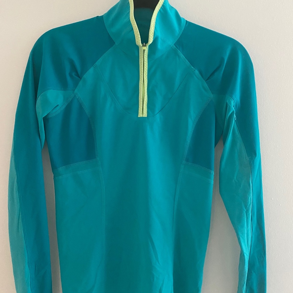 Size 6 Lululemon running half zip